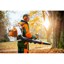 Load image into Gallery viewer, STIHL BR 450 C-EF Petrol Strimmer