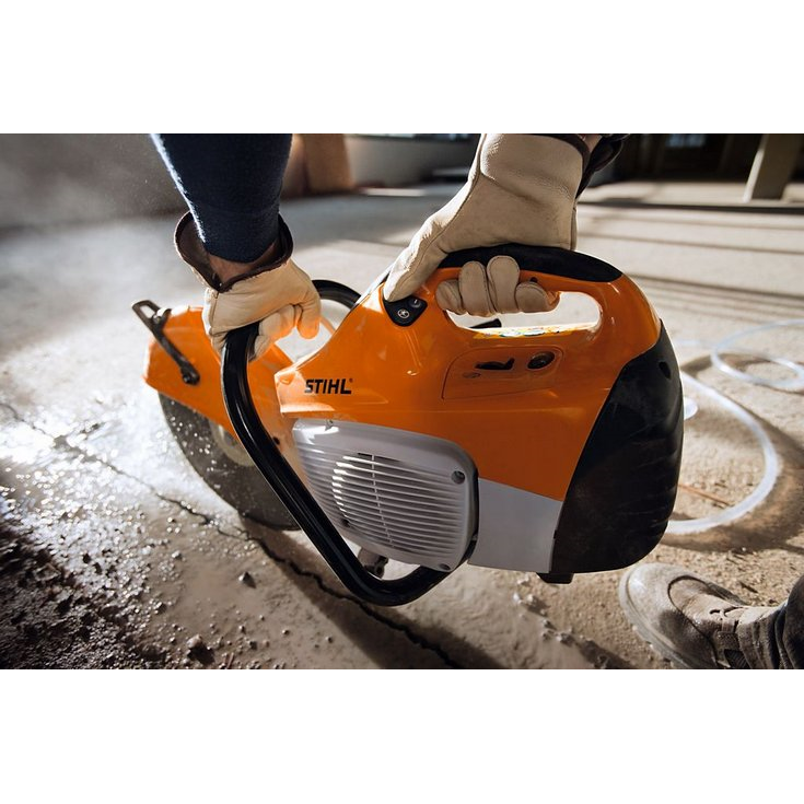 STIHL TS 410 Border Chainsaw Lawnmower Services
